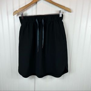 LULULEMON skirt size 6